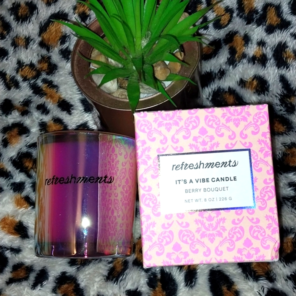 🆕️✨️Refreshments Candle LIGHT HER UP FOR GOOD VIBES & AN EVEN BETTER SCENT